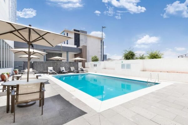 Courtyard_Pool