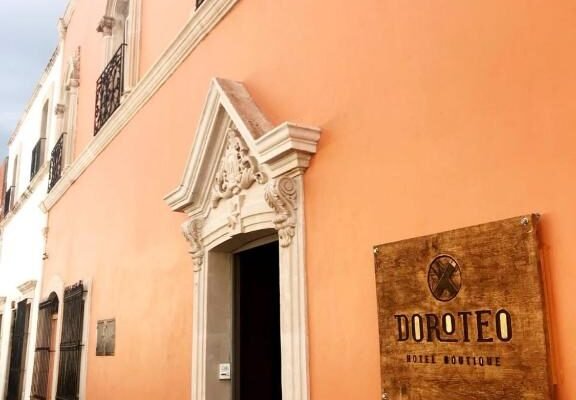 Doroteo_Front View