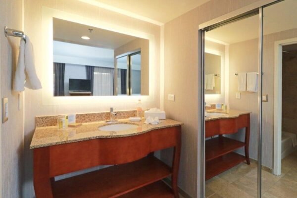 Hampton_Bathroom
