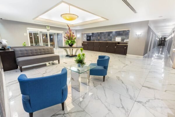 laquinta_lobby_view_1
